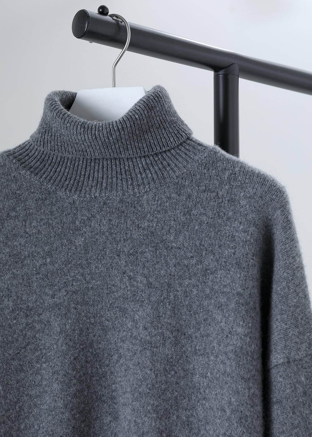 釦飾羅紋高領羊毛衣