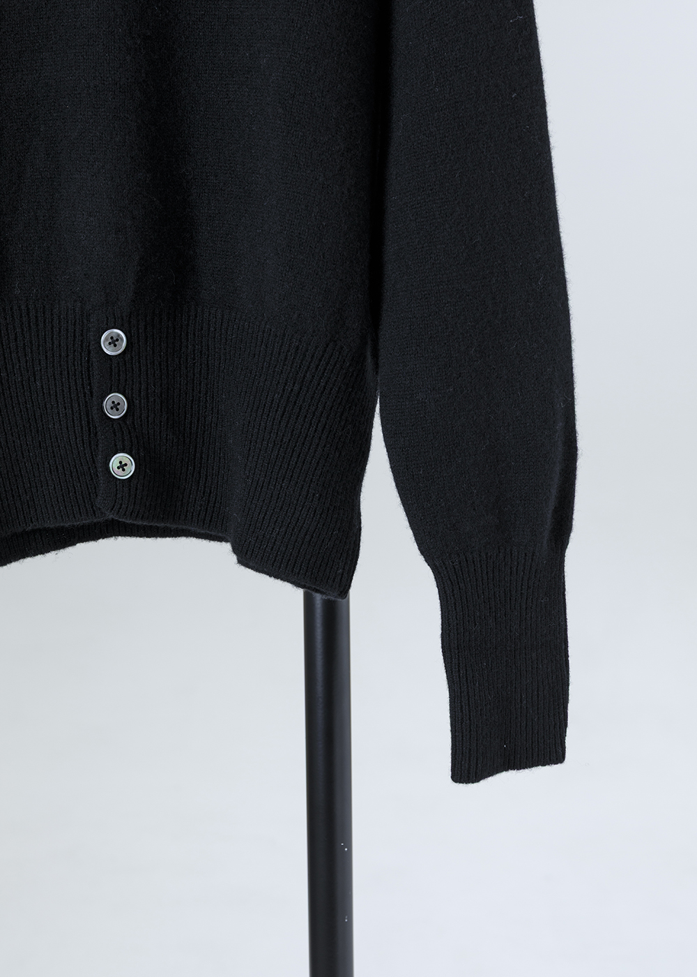 釦飾羅紋高領羊毛衣