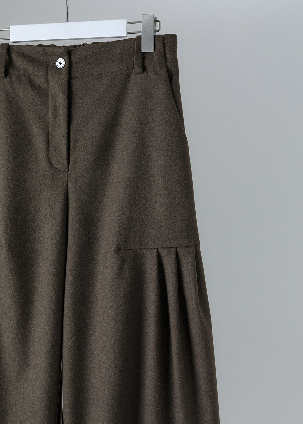 風琴低位拼接百摺寬褲<br />
