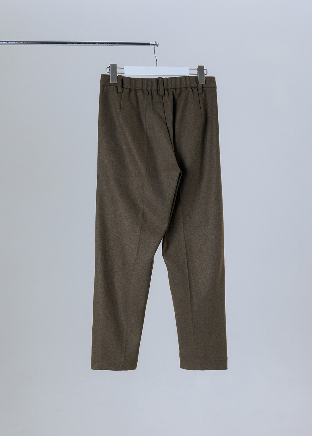 收束下擺釦飾修身長褲