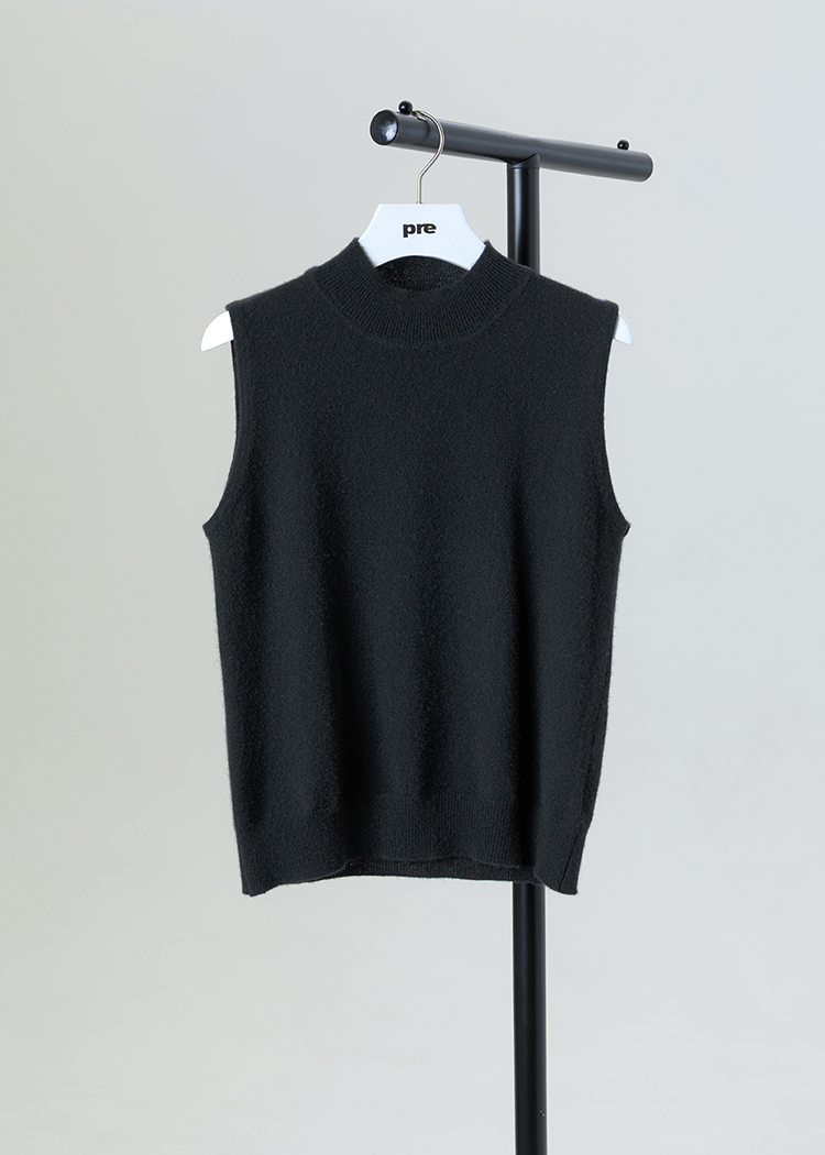 Wool sleeveless turtleneck sweater
