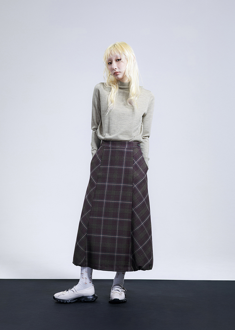 Lightweight wool turtleneck sweater