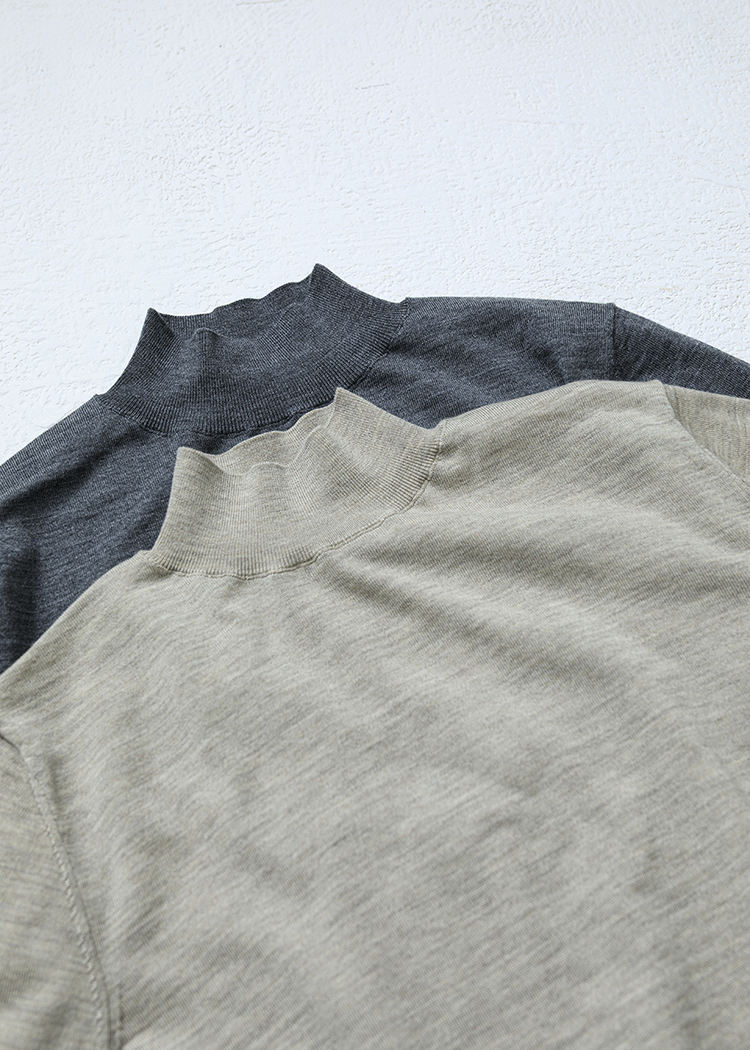 Lightweight wool turtleneck sweater