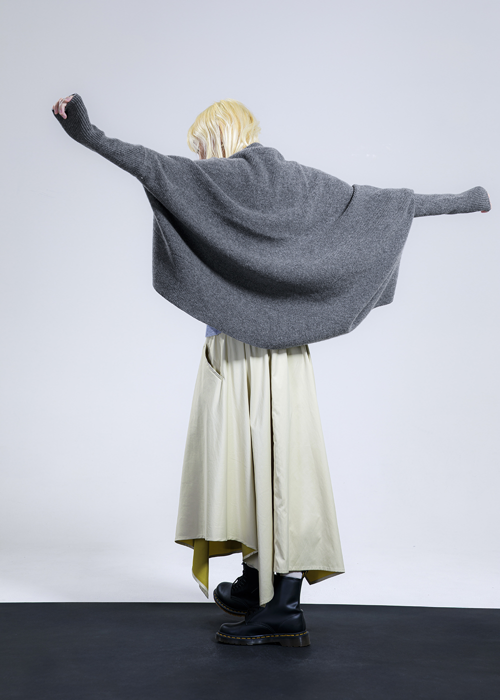 羊毛無釦飛鼠袖針織外套