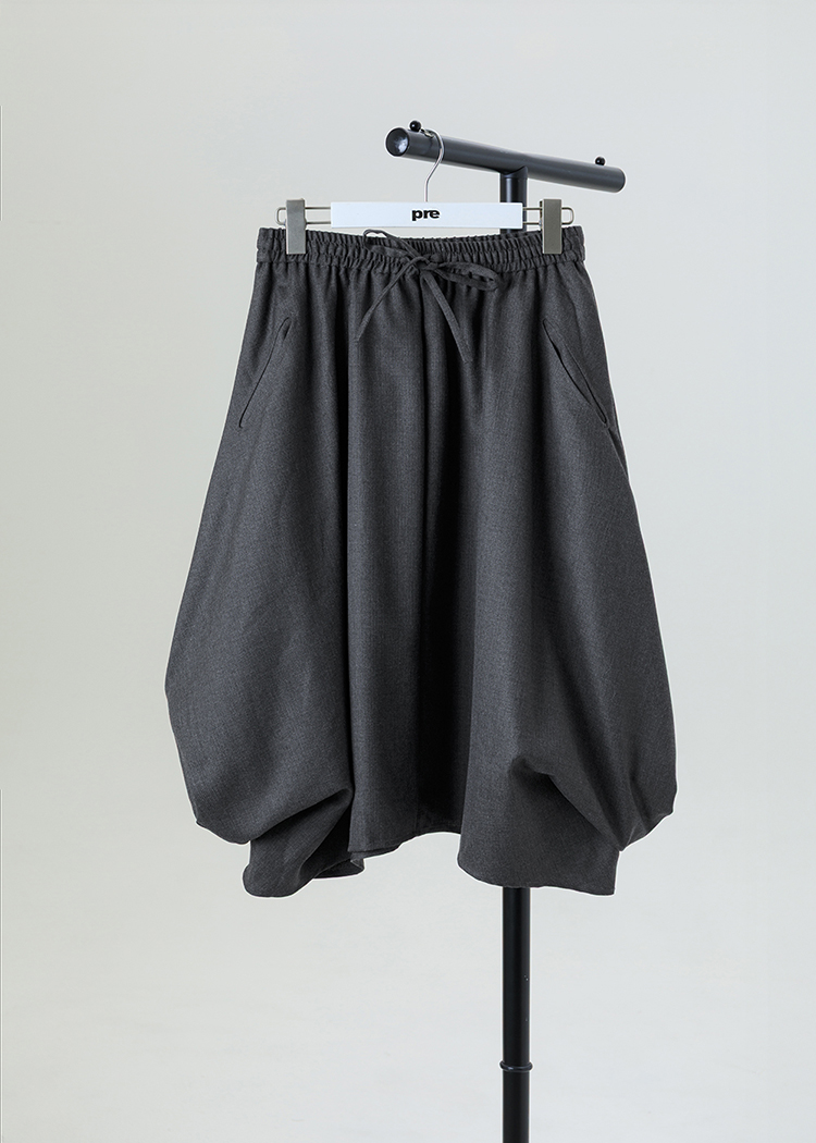 Wool tulip-shape skirt