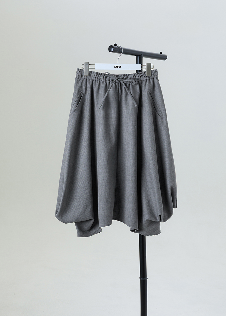 Wool tulip-shape skirt