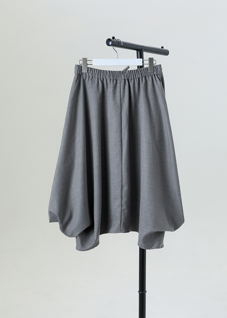 Wool tulip-shape skirt