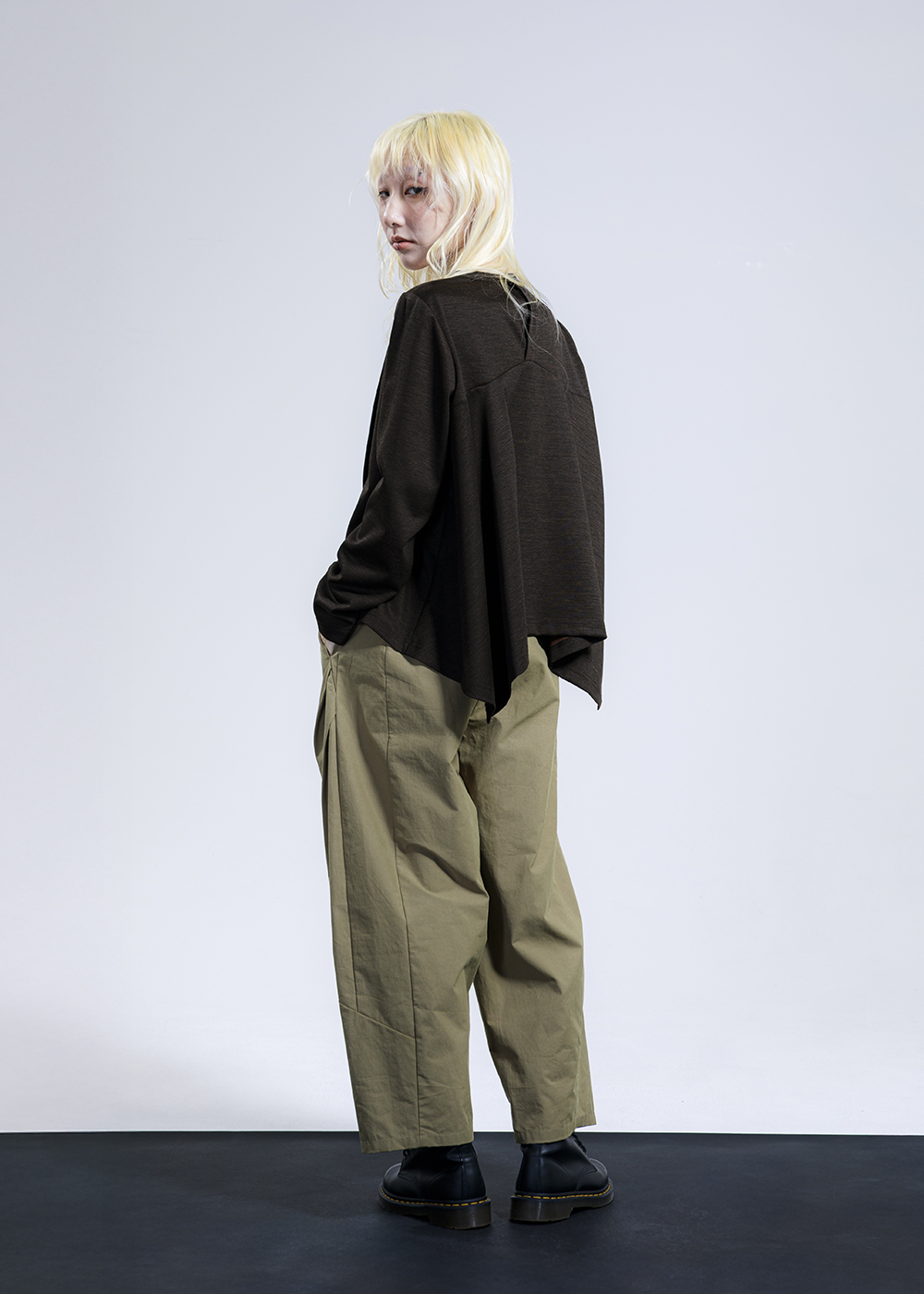 Ruffled Collar Knit Panel Top