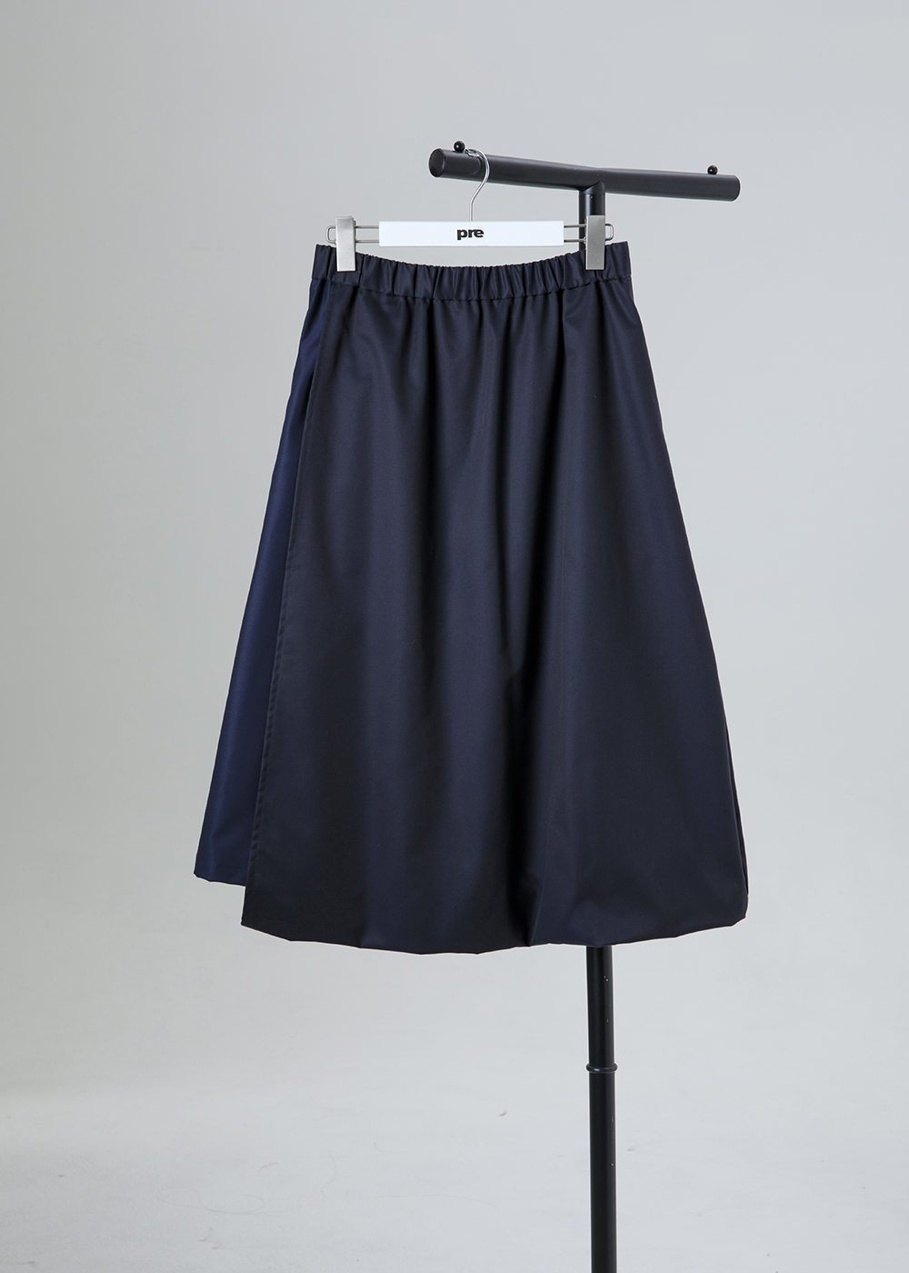 右疊片跳色泡泡擺長裙