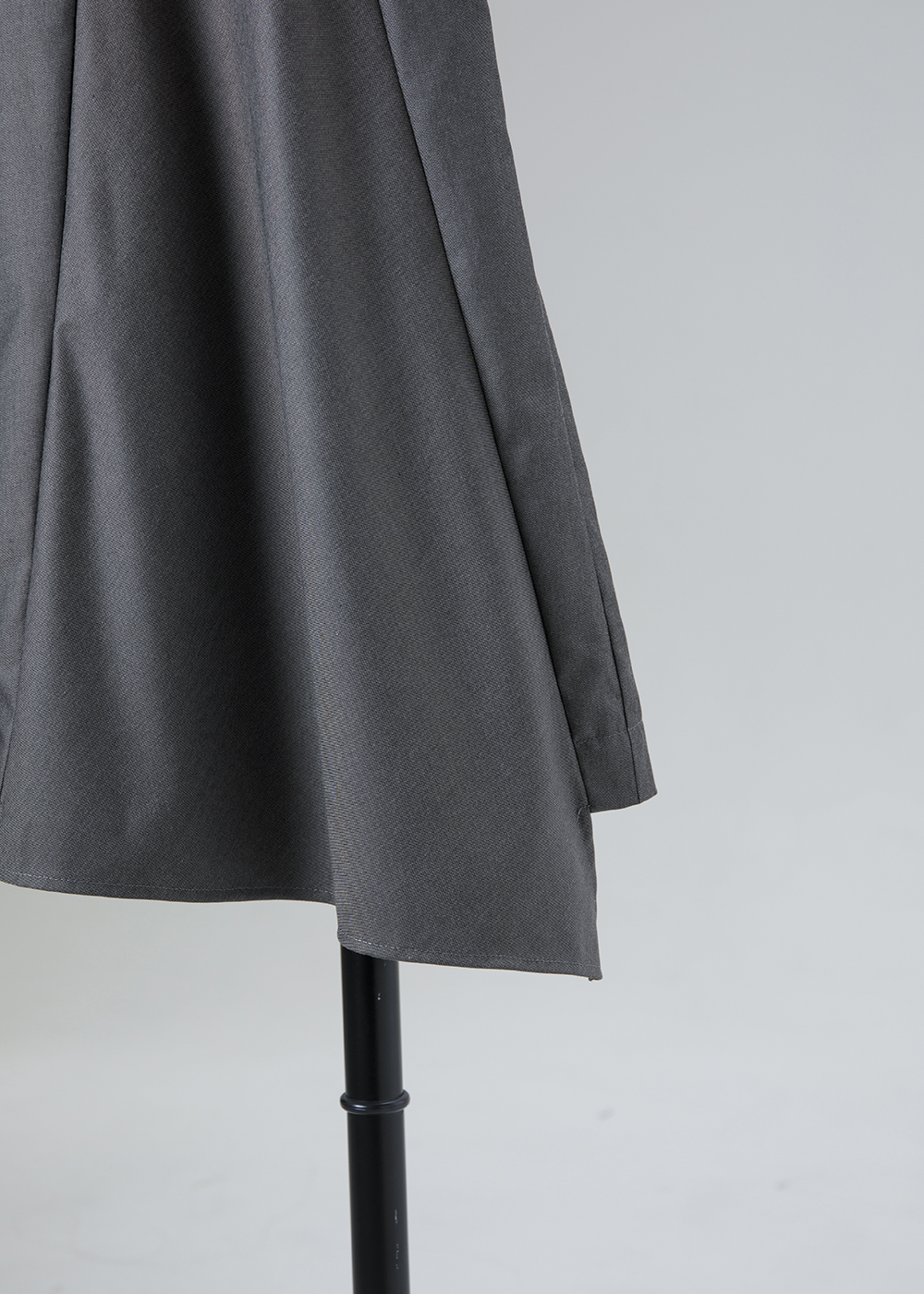 三角剪接不對稱長褲