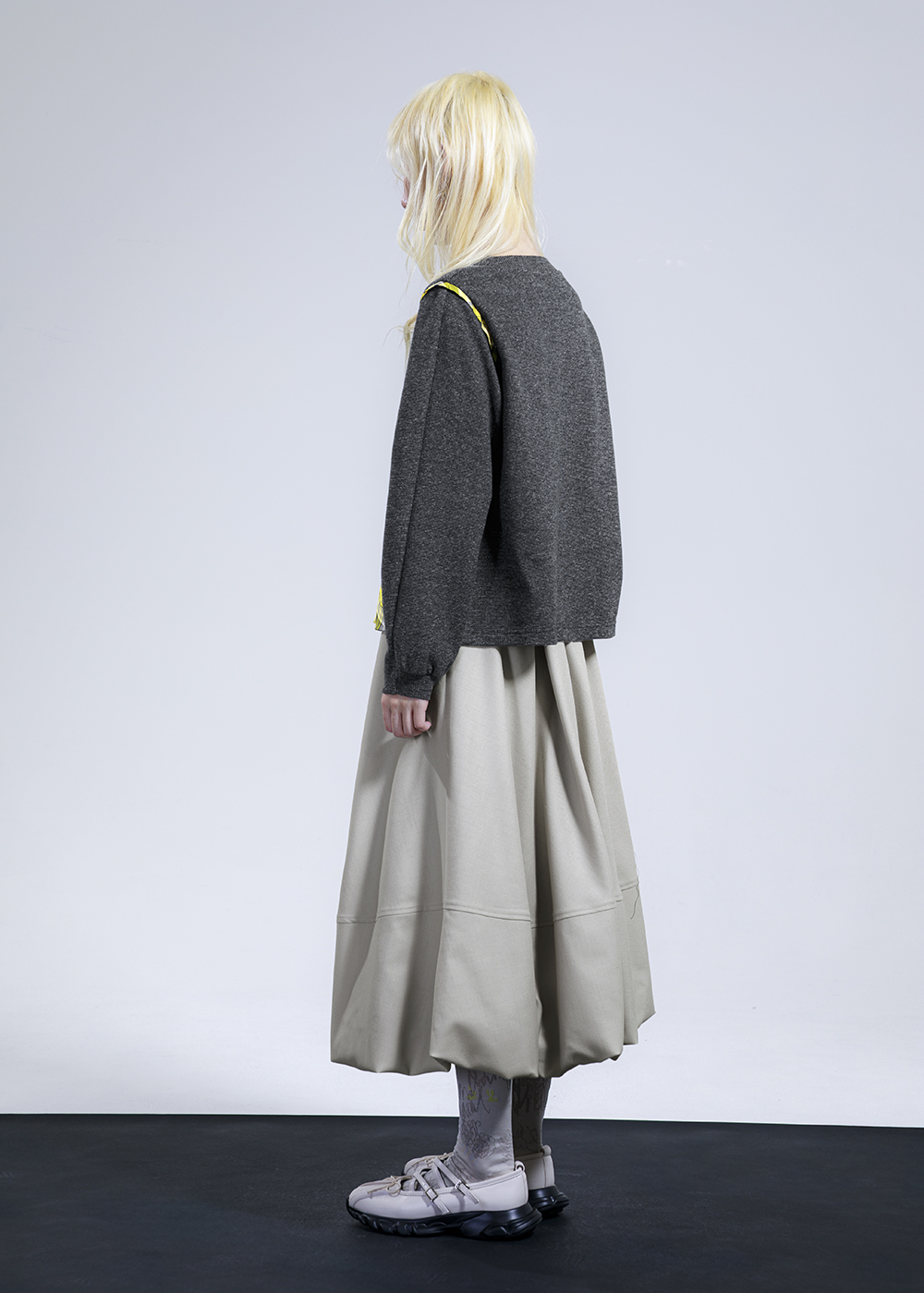 圓領格紋下襬拼接上衣