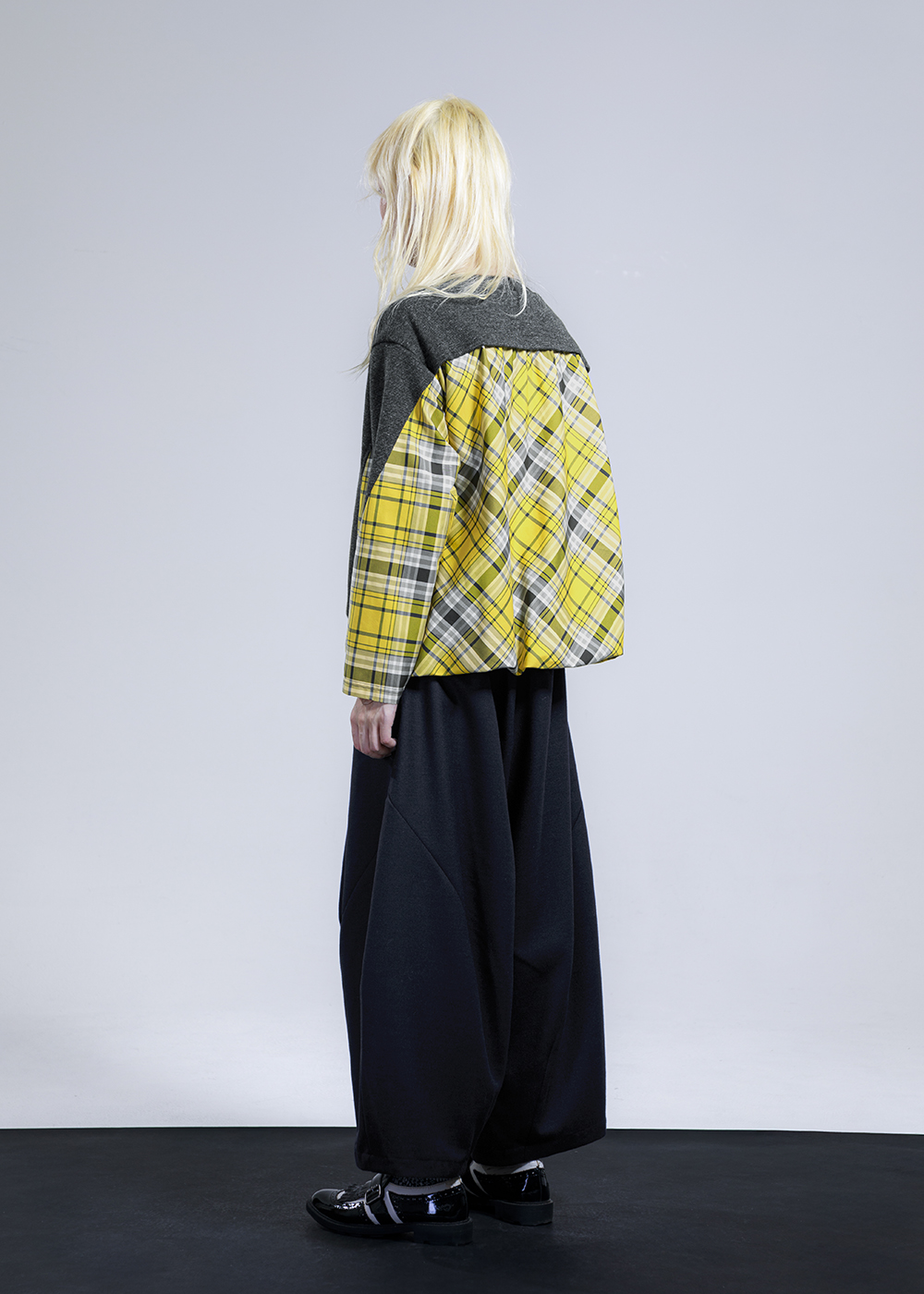 拼接襯材長袖上衣