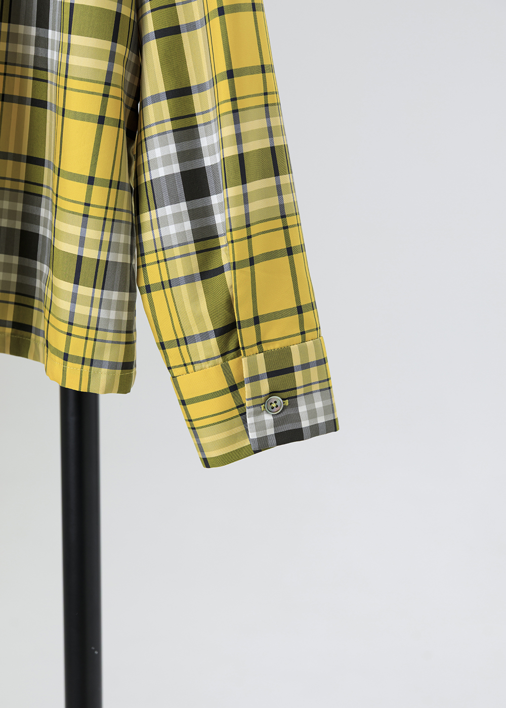 圓弧領微傘狀襯衫