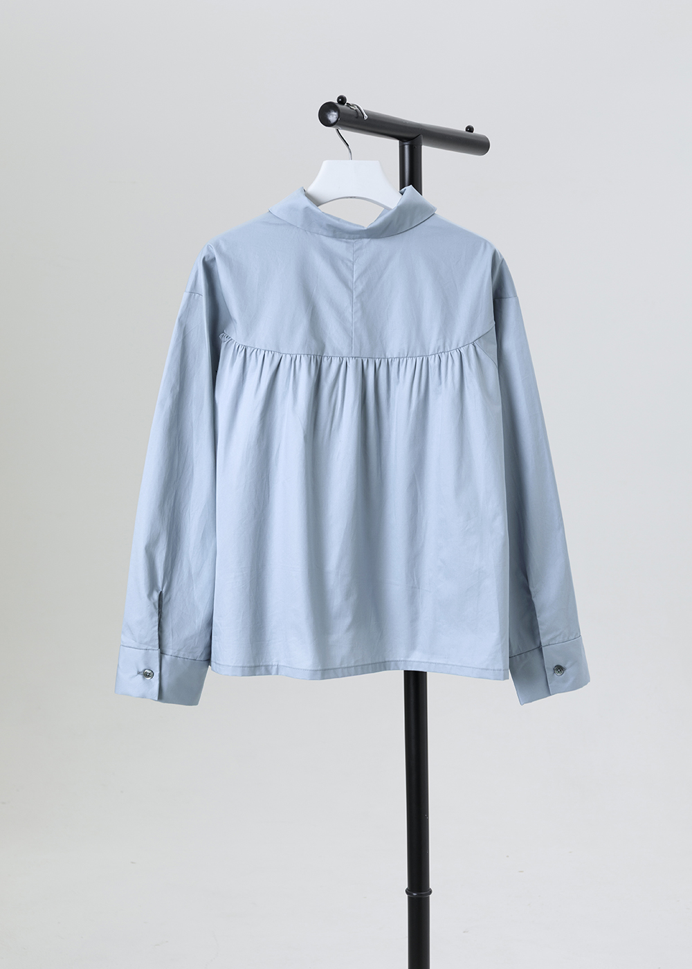 圓弧領微傘狀襯衫