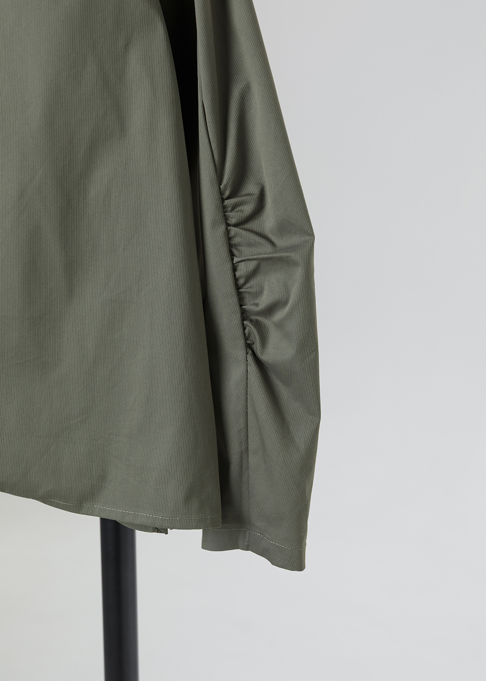 行雲不對稱褶皺上衣