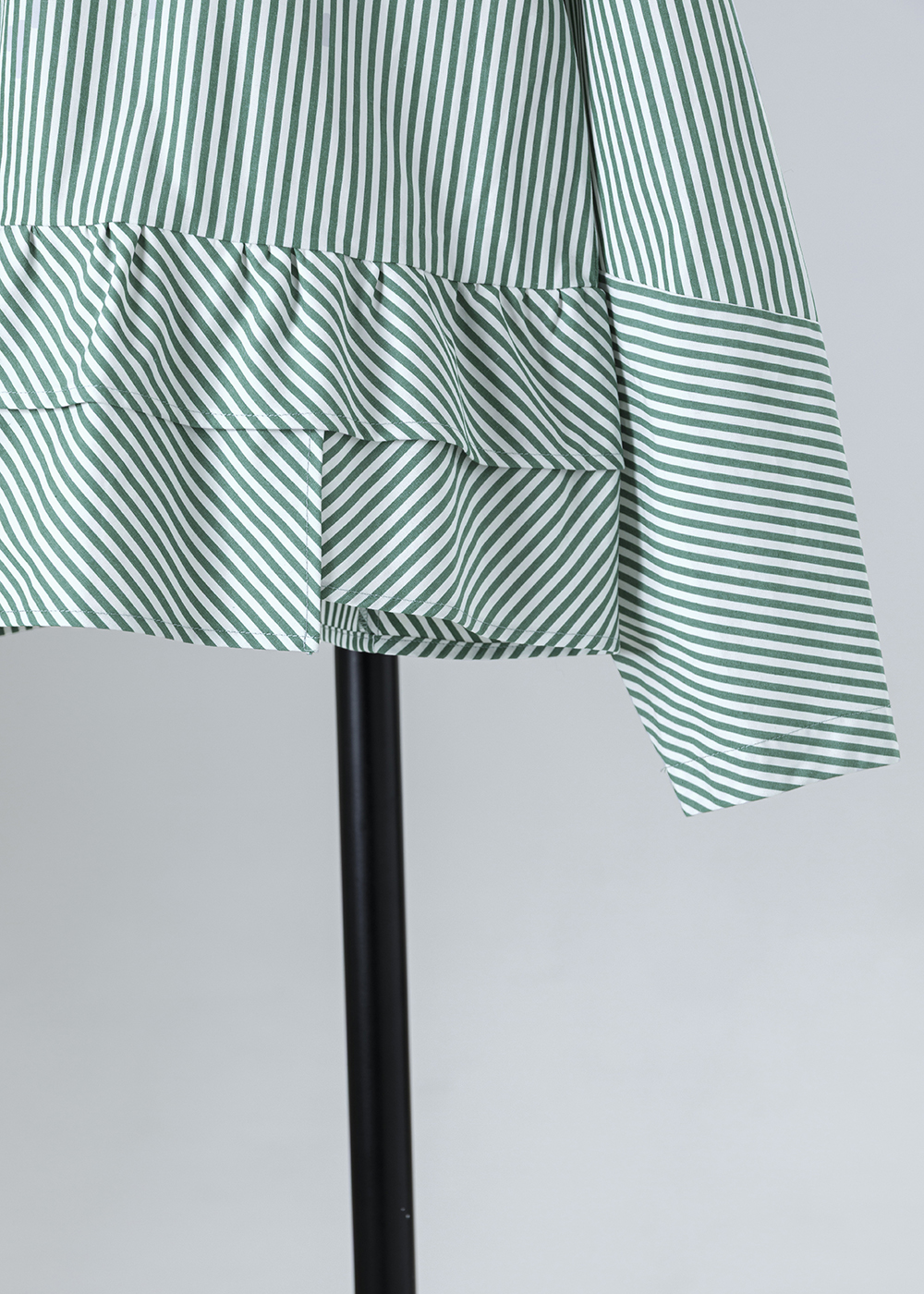 雙層荷葉細紋上衣