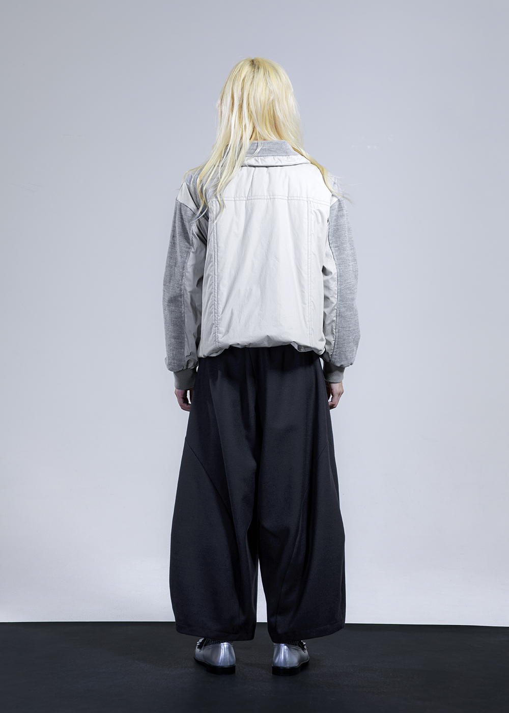 異塑弧領鋪棉外套