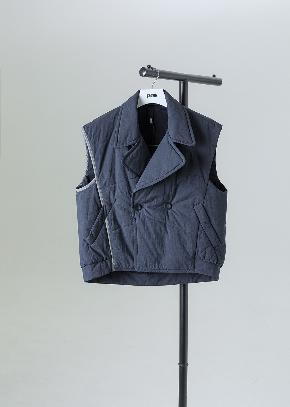 靜構鋪棉立領短版背心