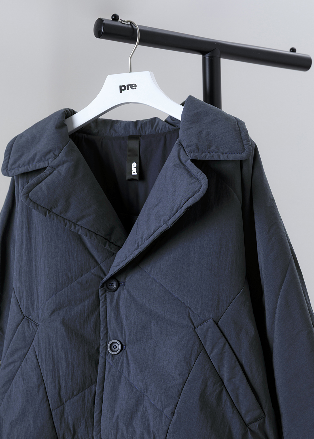 靜層鋪棉翻領短版外套