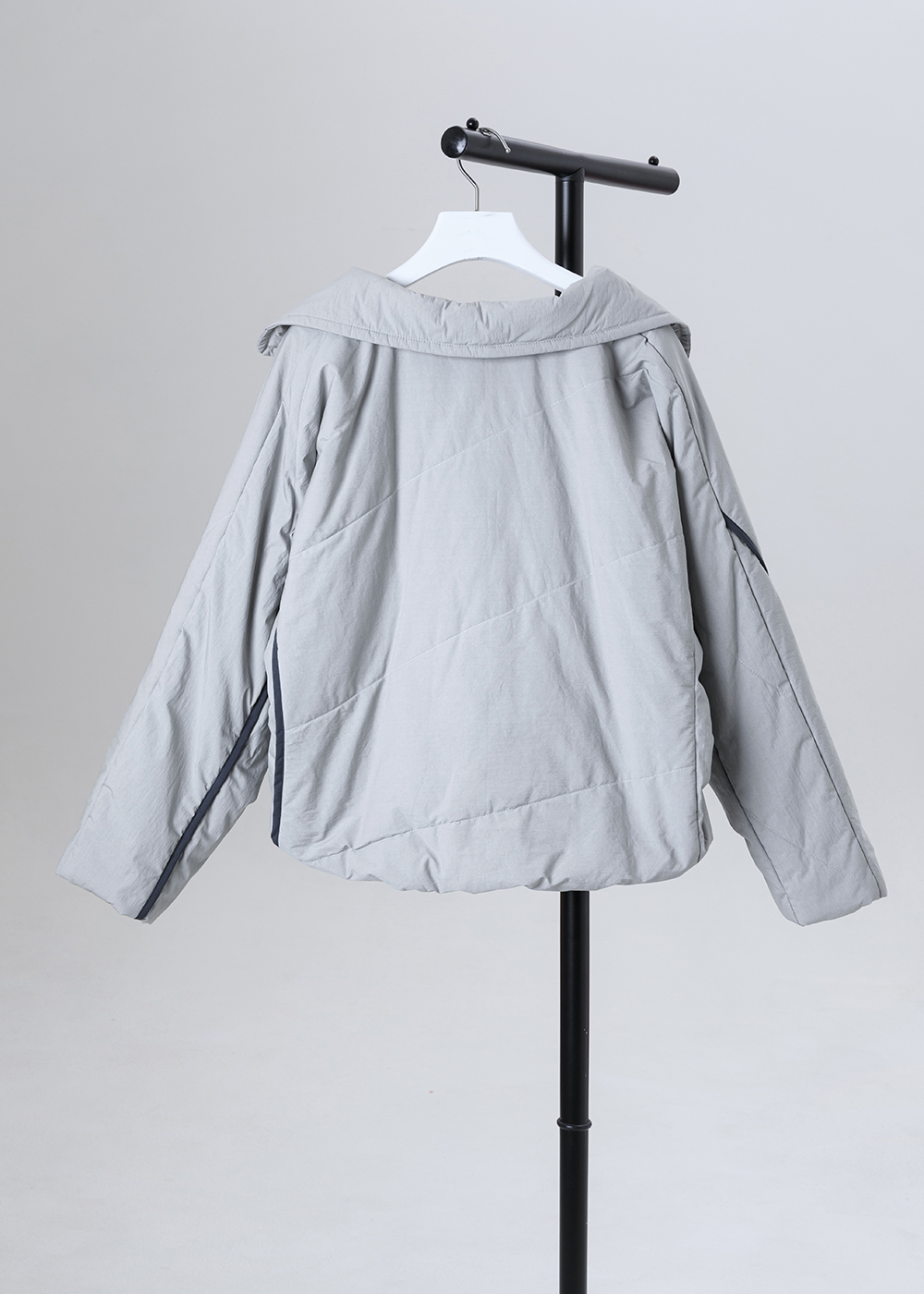 靜層鋪棉翻領短版外套