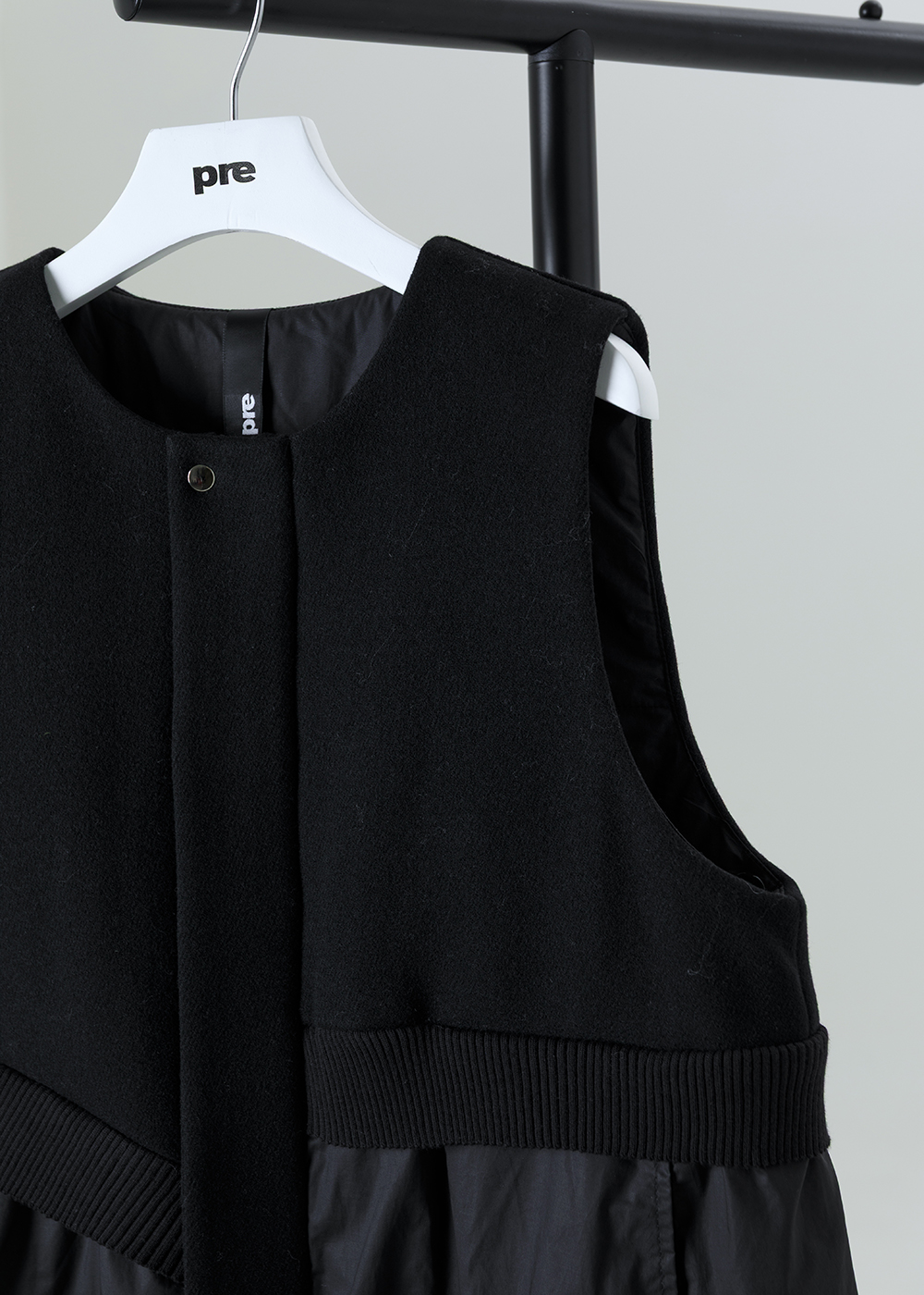 層霧拼接立體剪裁背心