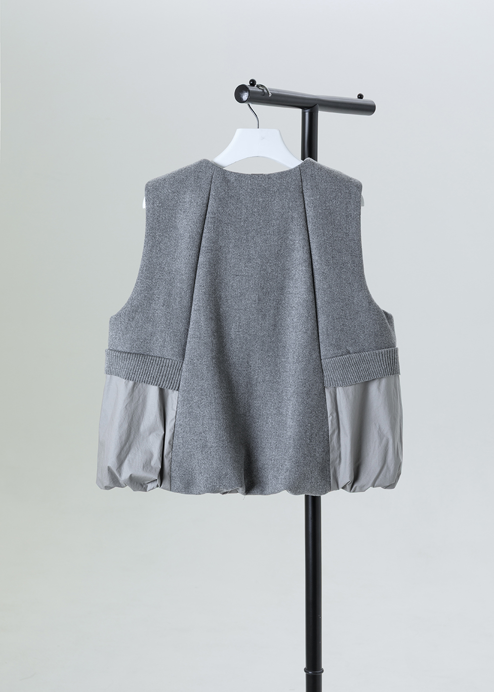 層霧拼接立體剪裁背心