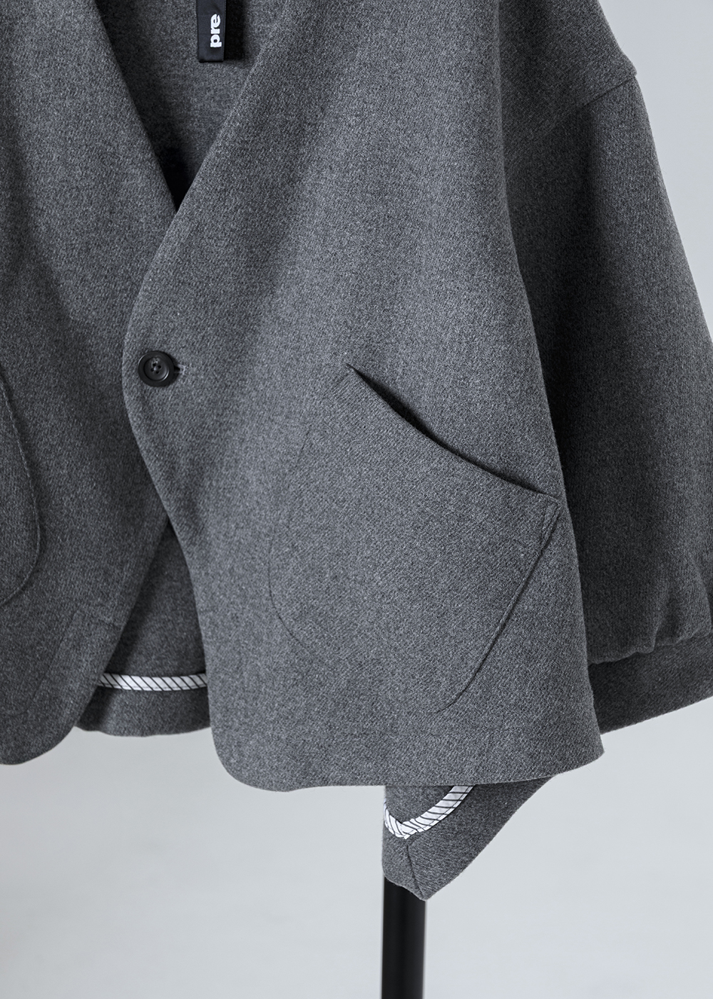 短版圓弧剪裁外套