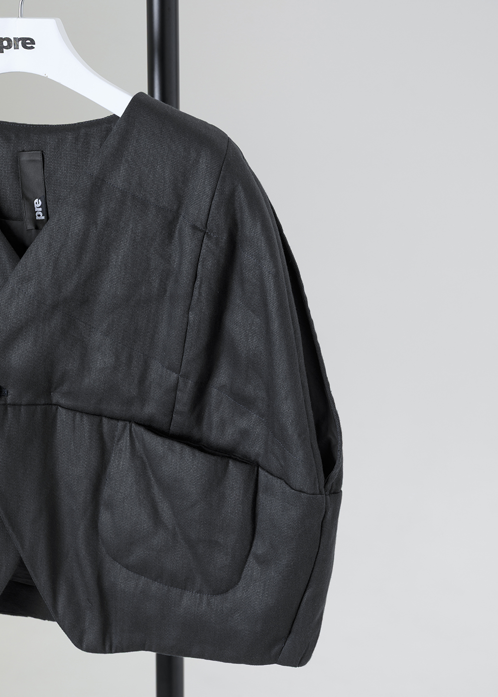 球體剪裁短版背心