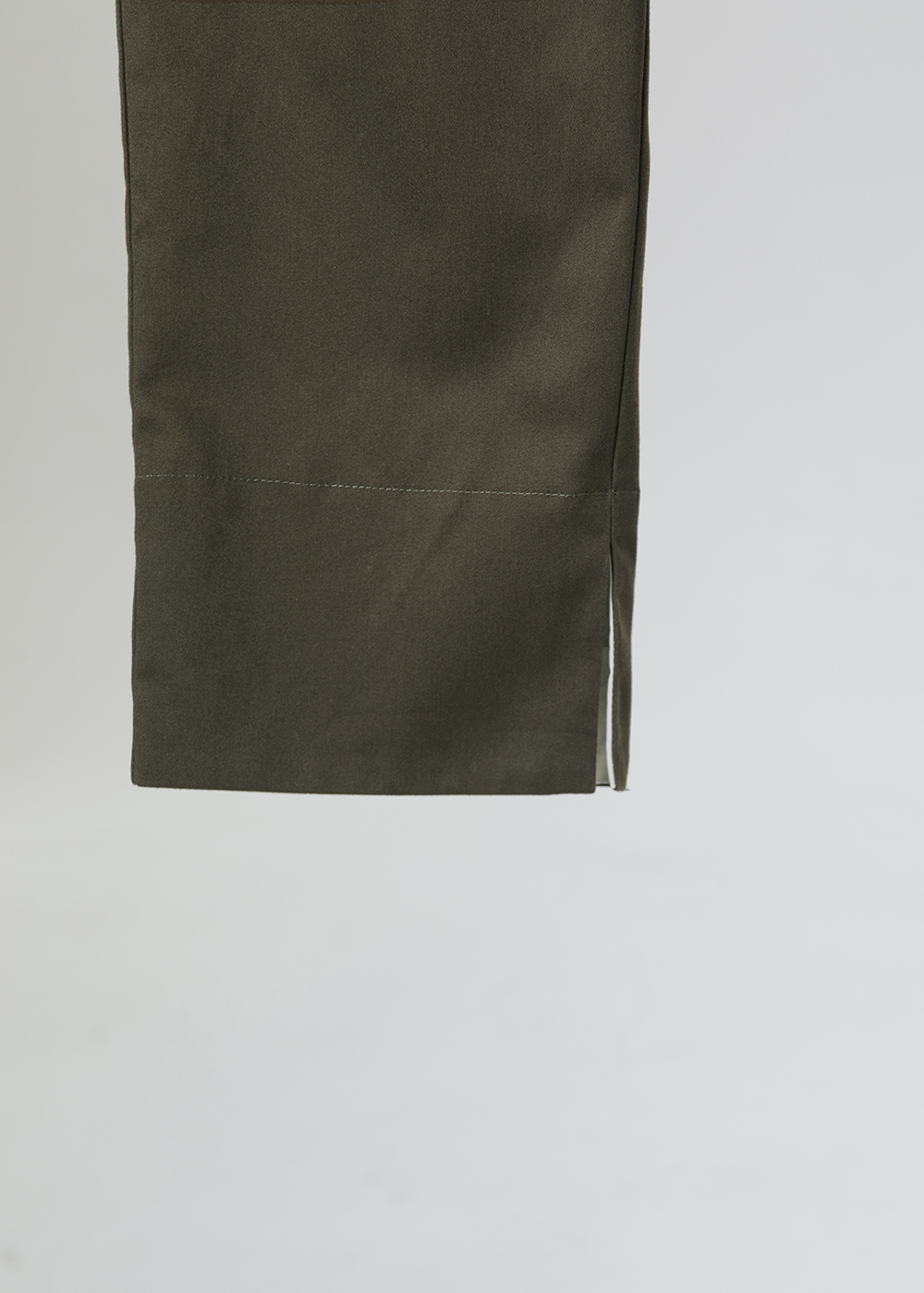 跳色開衩打褶長褲 