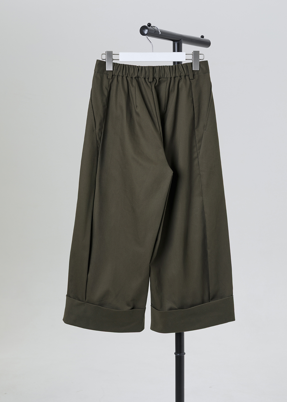 緩弧立體繭形寬褲