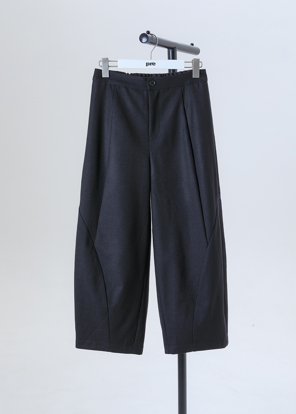 毛料弧形剪裁斜紋寬褲