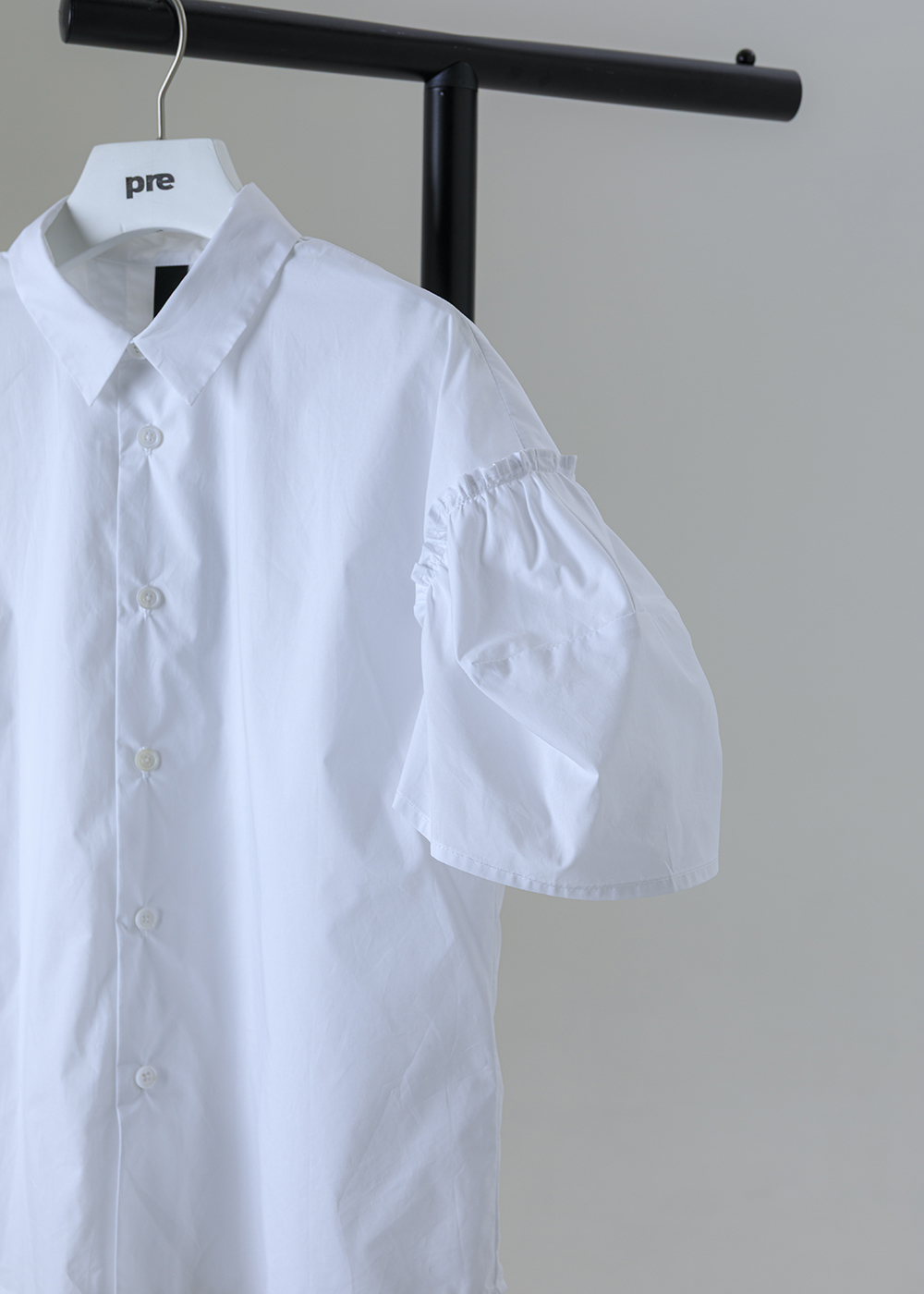 結構感荷葉袖襯衫