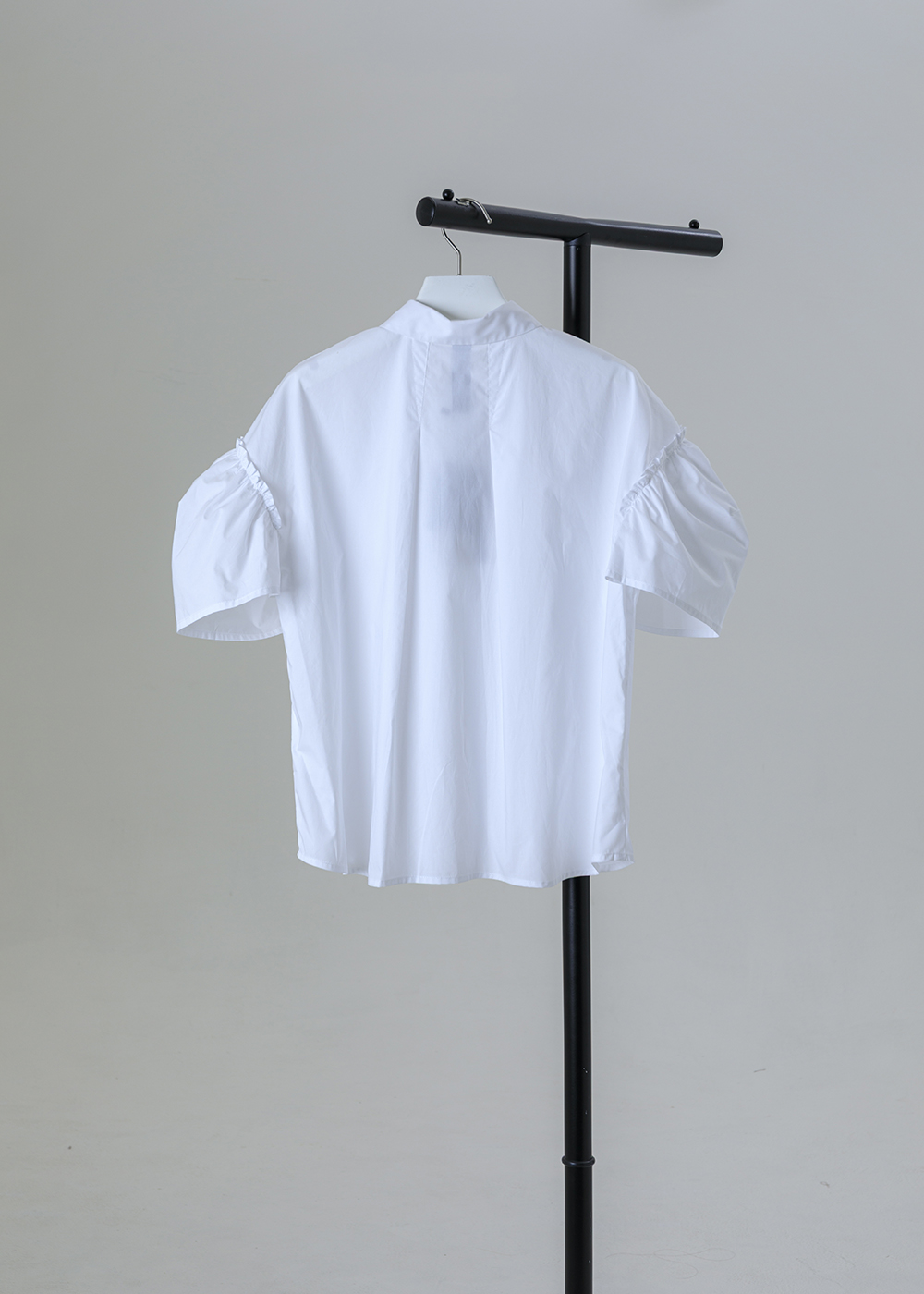 結構感荷葉袖襯衫