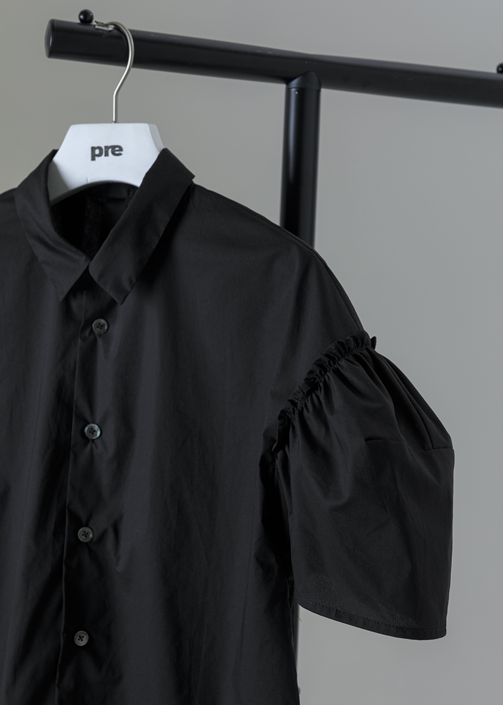 結構感荷葉袖襯衫