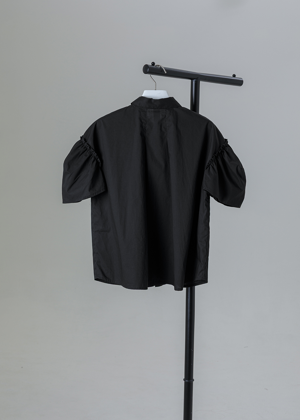 結構感荷葉袖襯衫