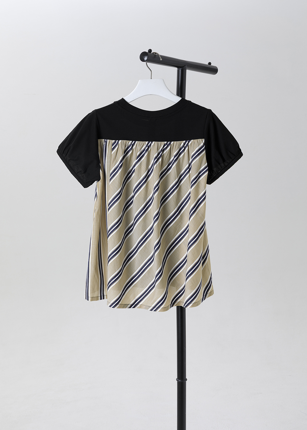 流線靜場拼接棉料短袖