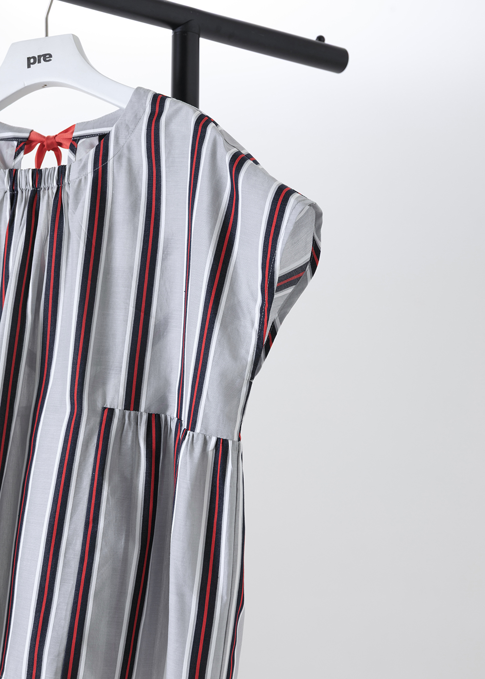 律動拼接抓皺條紋上衣