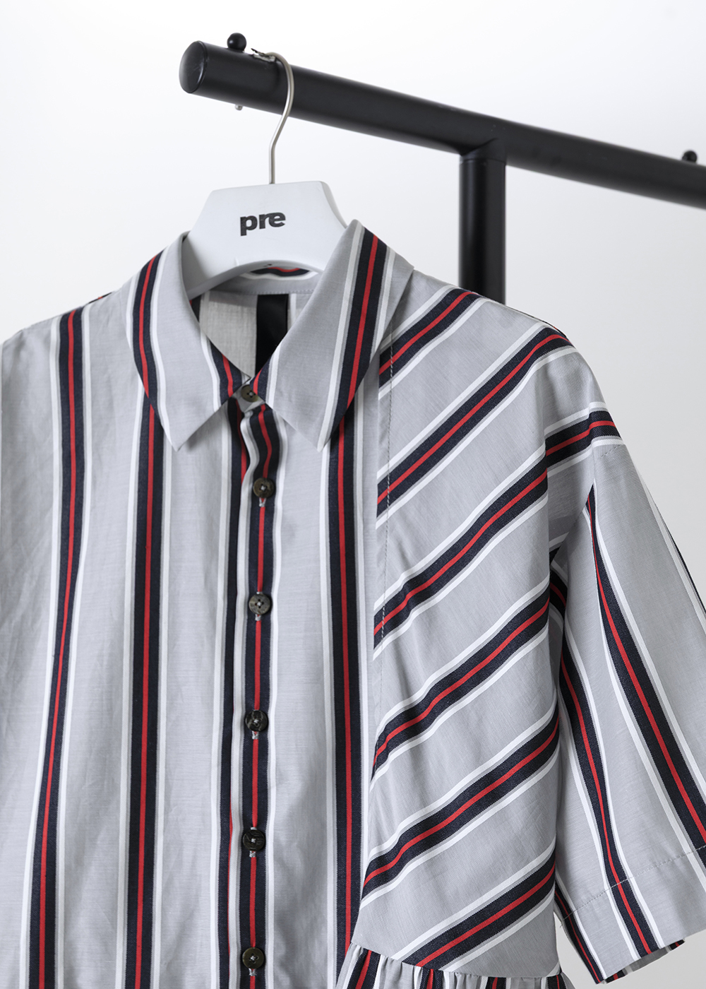 嬉遊拼接荷葉襬飾襯衫