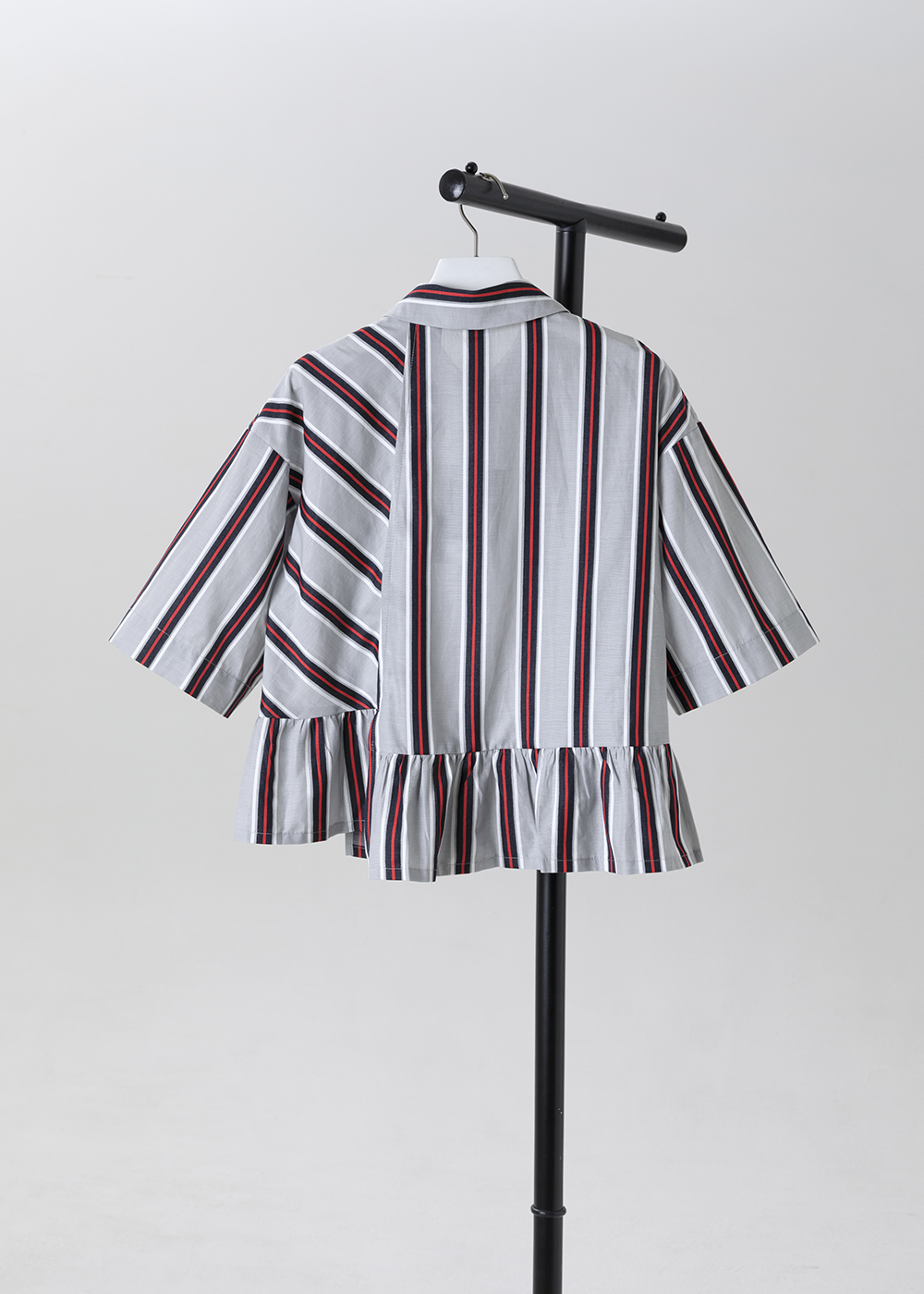 嬉遊拼接荷葉襬飾襯衫