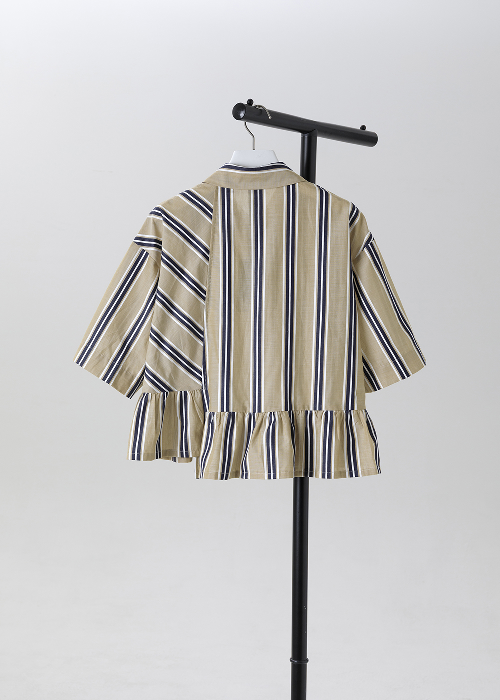 嬉遊拼接荷葉襬飾襯衫