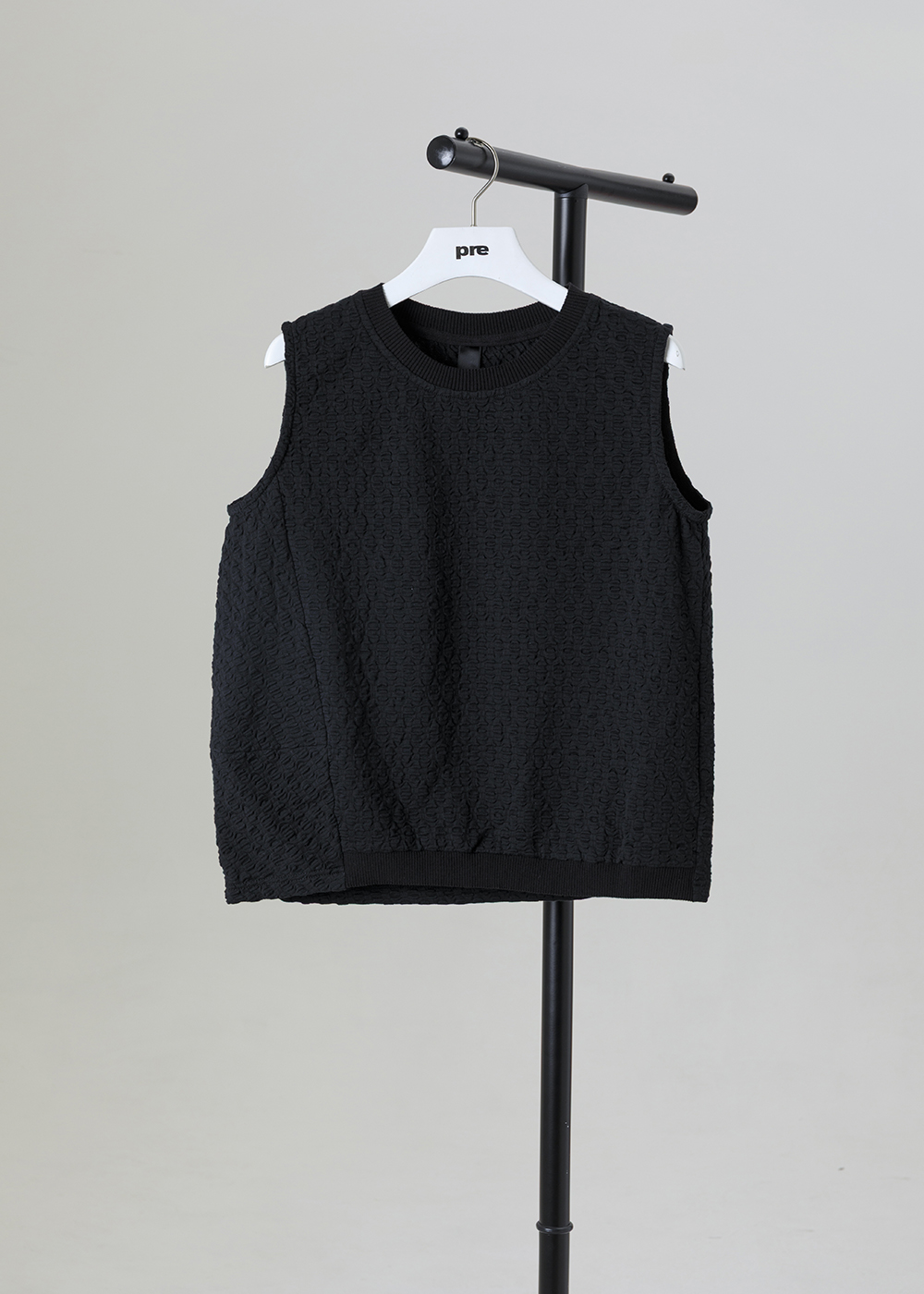 | 浮點雕刻 | 立體織紋無袖背心