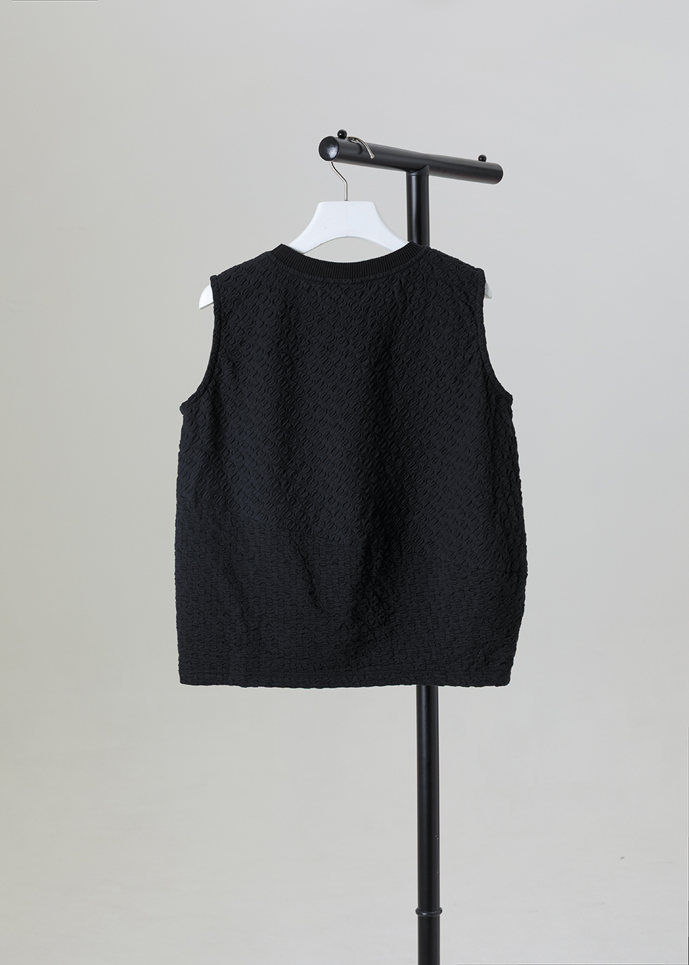 | 浮點雕刻 | 立體織紋無袖背心
