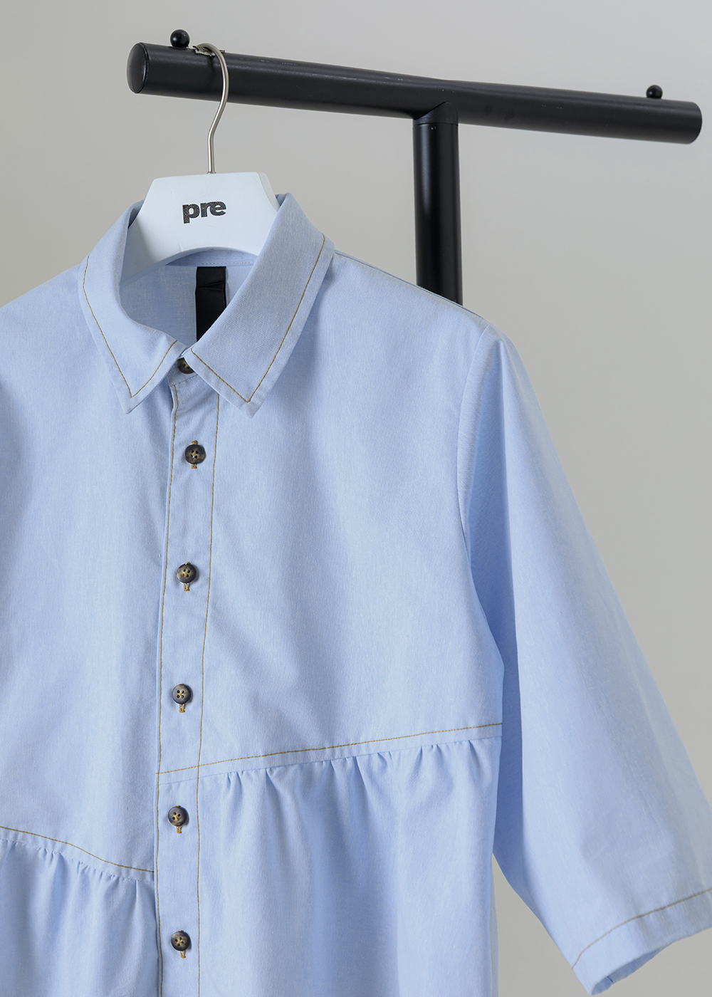 薄織丹寧肌理| 變奏斜切拼接下擺襯衫