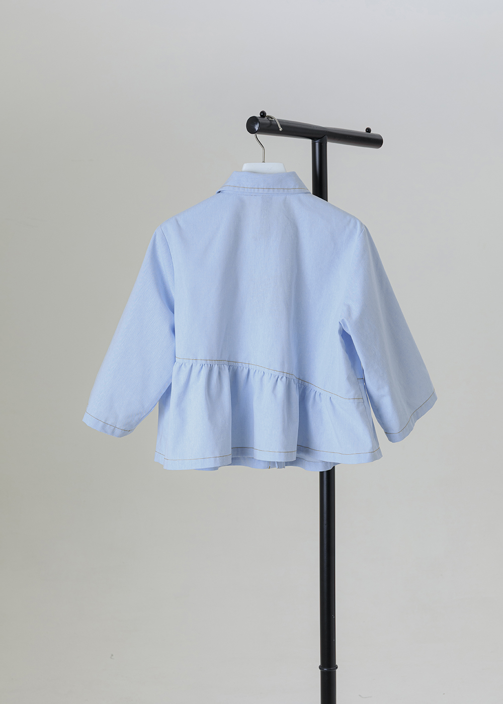 薄織丹寧肌理| 變奏斜切拼接下擺襯衫