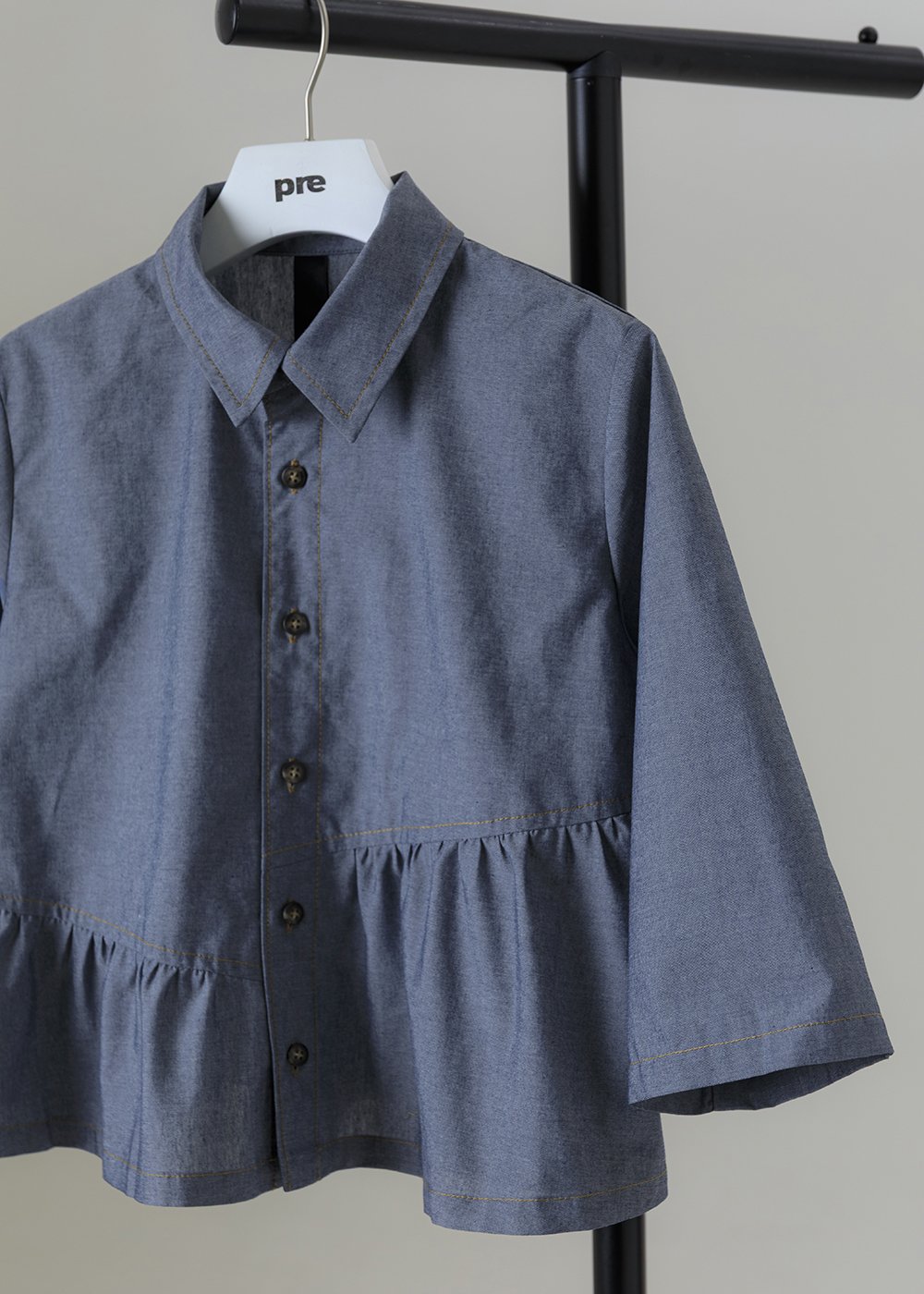 薄織丹寧肌理| 變奏斜切拼接下擺襯衫