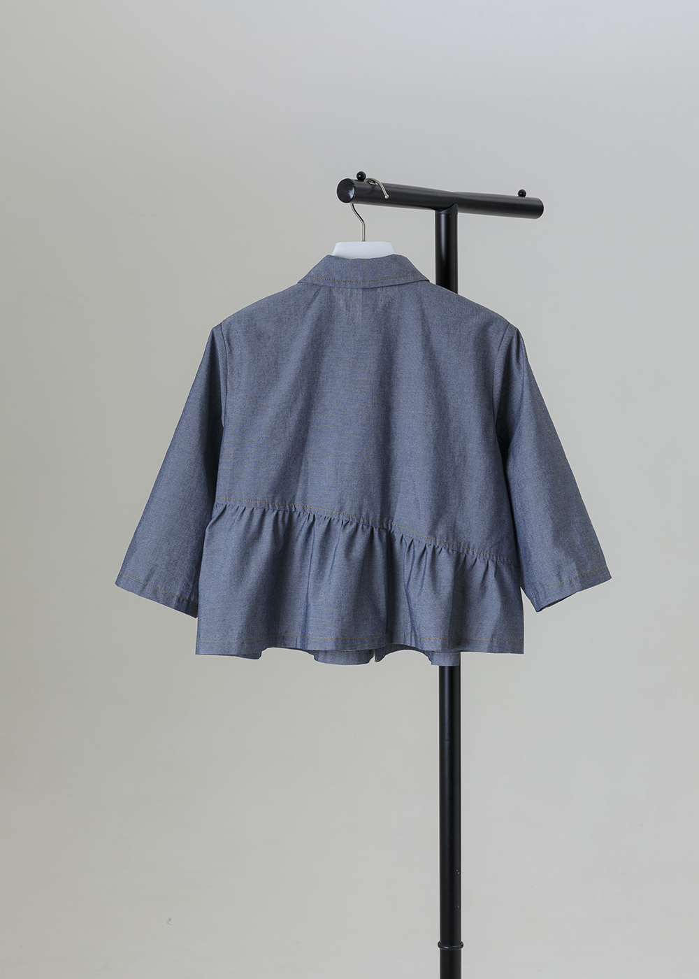 薄織丹寧肌理| 變奏斜切拼接下擺襯衫