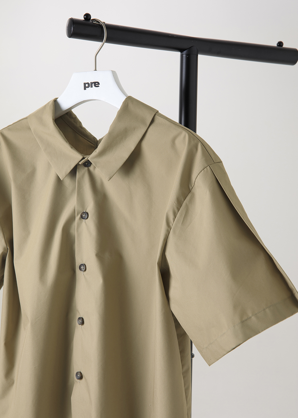 風廊袖口開衩箱型襯衫