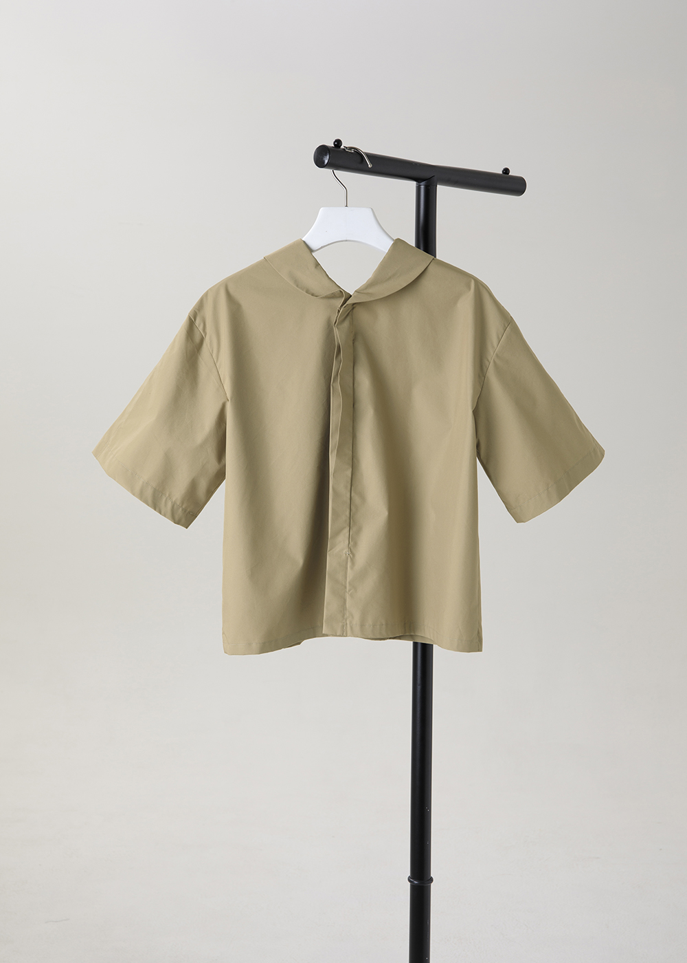 風廊袖口開衩箱型襯衫