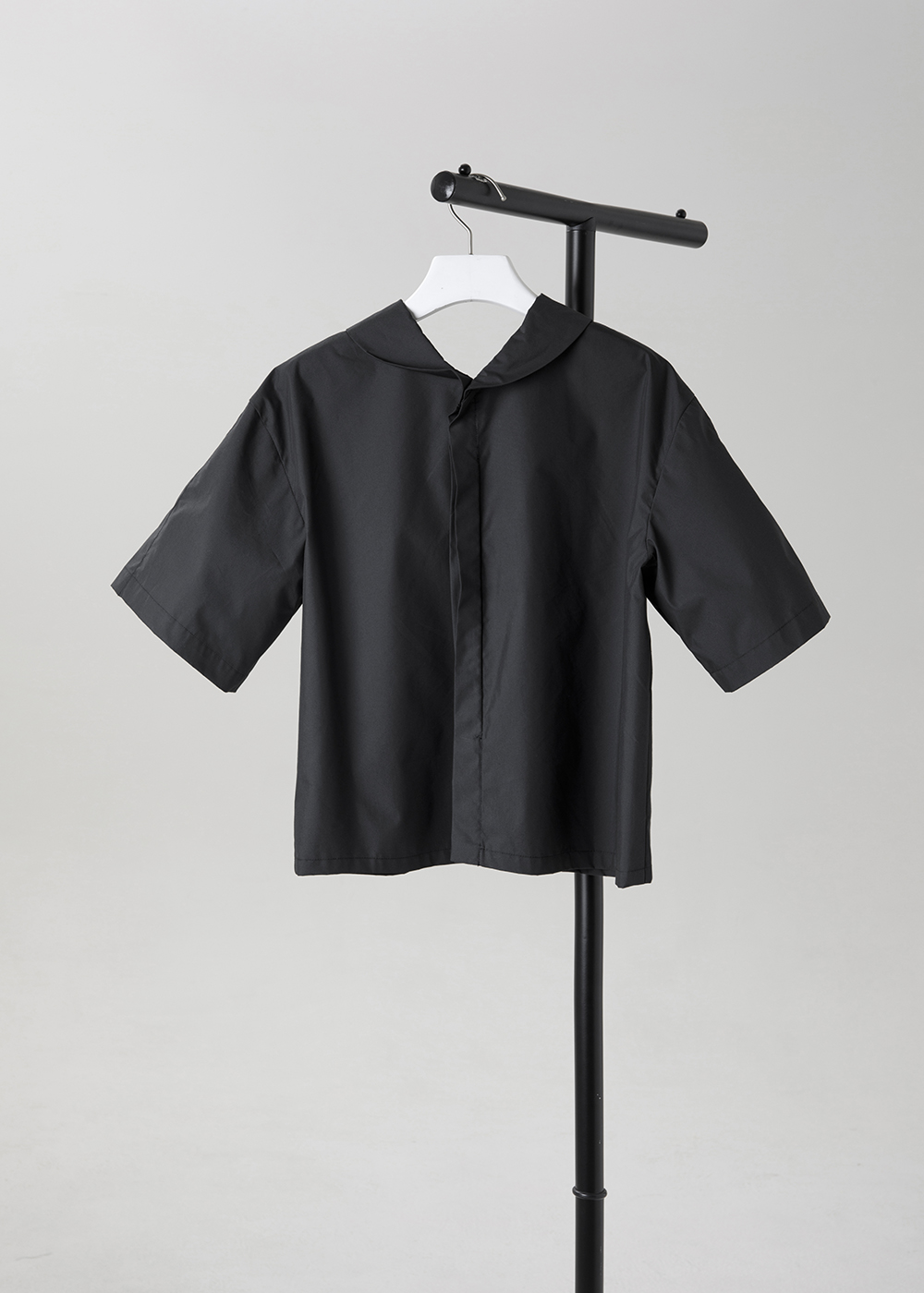 風廊袖口開衩箱型襯衫