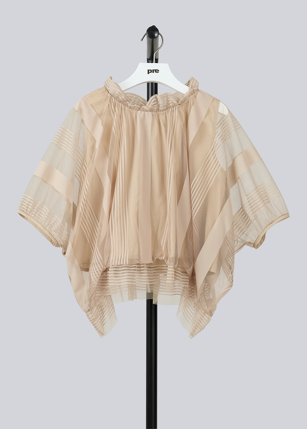 Quarter sleeves Top